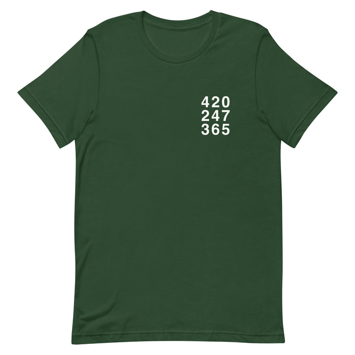 420 247 365 T-Shirt in forest green, with chest pocketprint.